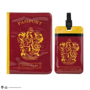 Harry Potter- Passport holder and badge for the Gryffindor suitcase