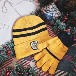 Harry Potter's Hufflepuff official Hat and Gloves