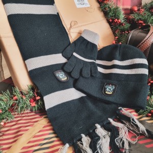 Harry Potter Official Ravenclaw Gloves, Hat, Scarf Promo Set.