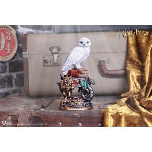 Hedwig-Skulptur in Hogwarts