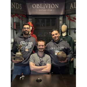 Quidditch-Quaffle signed by Oliver Baston