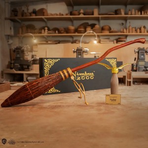 Replica Scopa Nimbus 2000 Junior Harry Potter Scala 1:2 CineReplicas