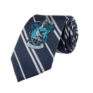 Die Krawatten mit Wappen des eigenen Hauses: Gryffindor, Slytherin, Ravenclaw, Hufflepuff